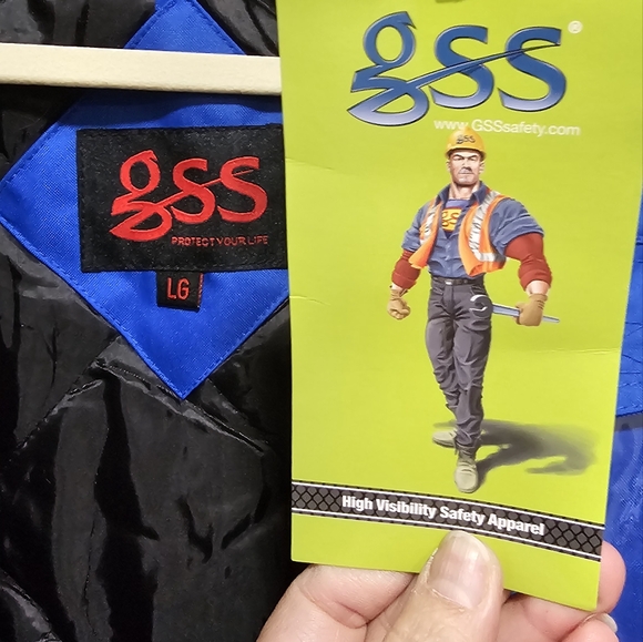 Large Jacket - Picture 2 of 8